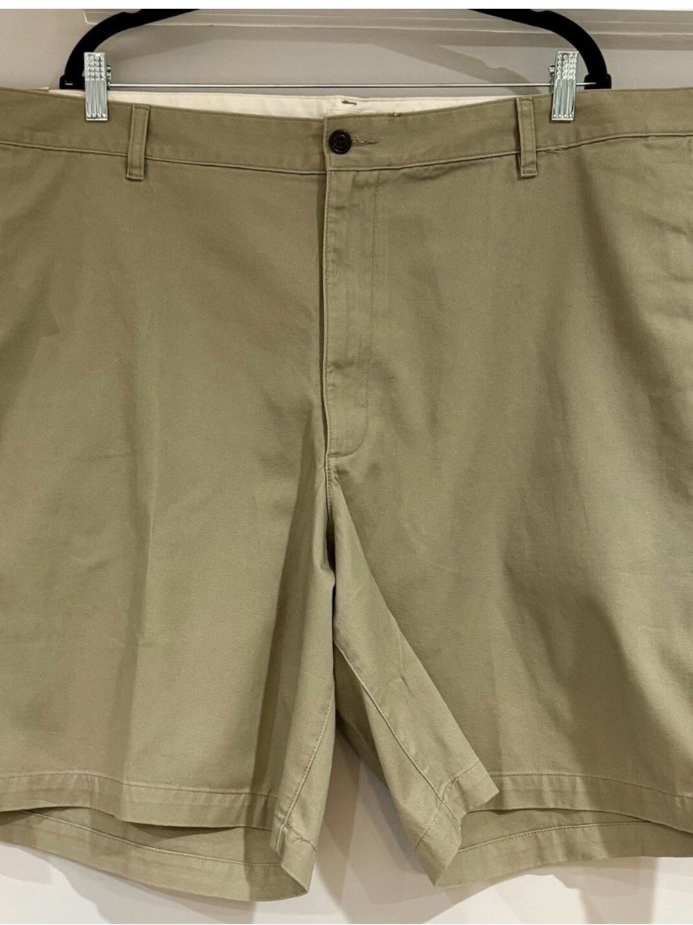 Dockers Pacific Men's Flat Front
Chino Perfect Shorts Size 54
NWT